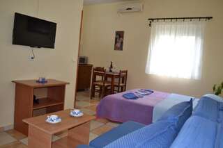 Апартаменты Apartments Milosevic Бар Номер-студио с видом на море-6